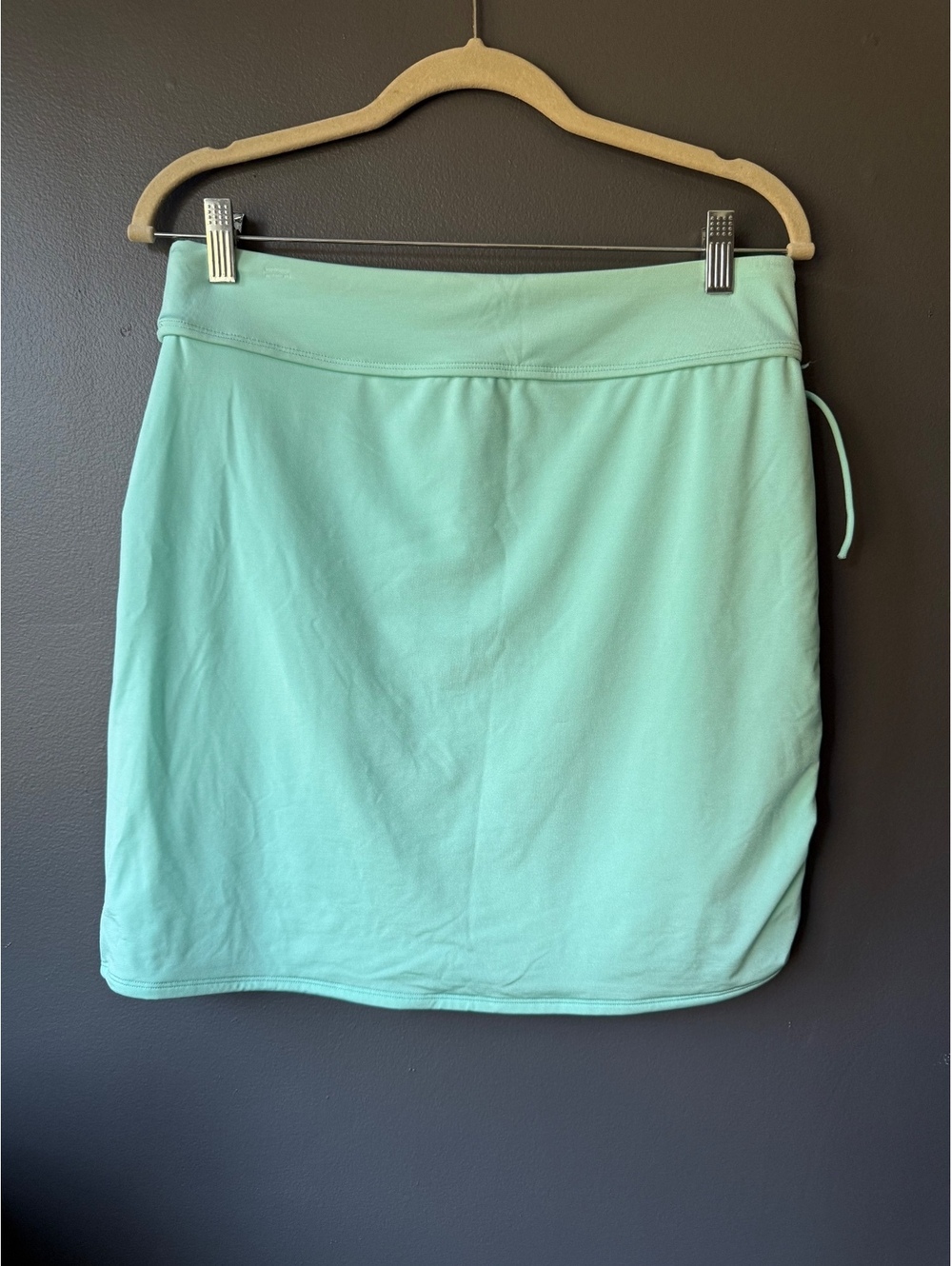 Athleta Light Green Activewear Skirt with Side Drawstring, Size M